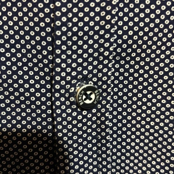Men’s bench dress shirt, size XL very soft - Picture 3 of 3